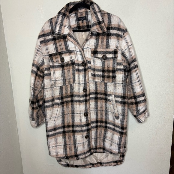 Love Tree Jackets & Blazers - Love Tree Plaid Button-Up Shacket in Cream and Tan Medium